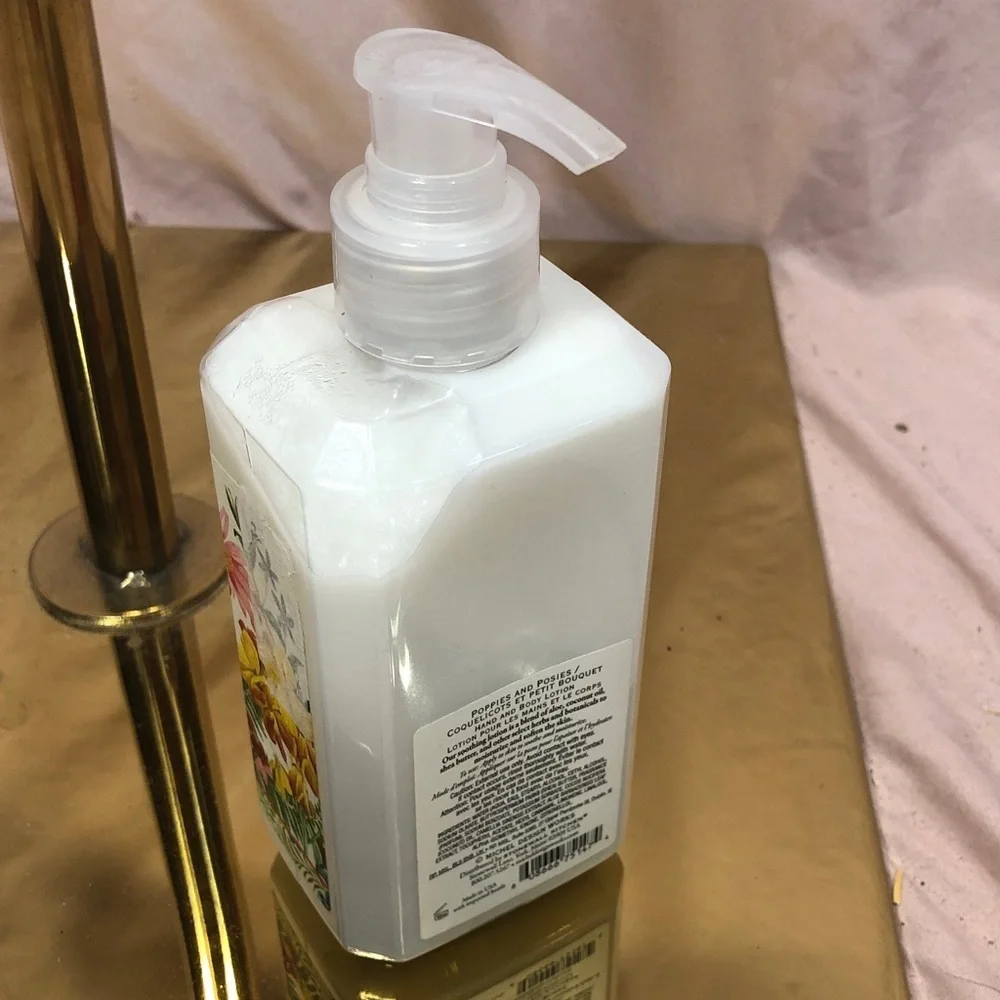 Poppies and Posies Hand & Body Lotion - White